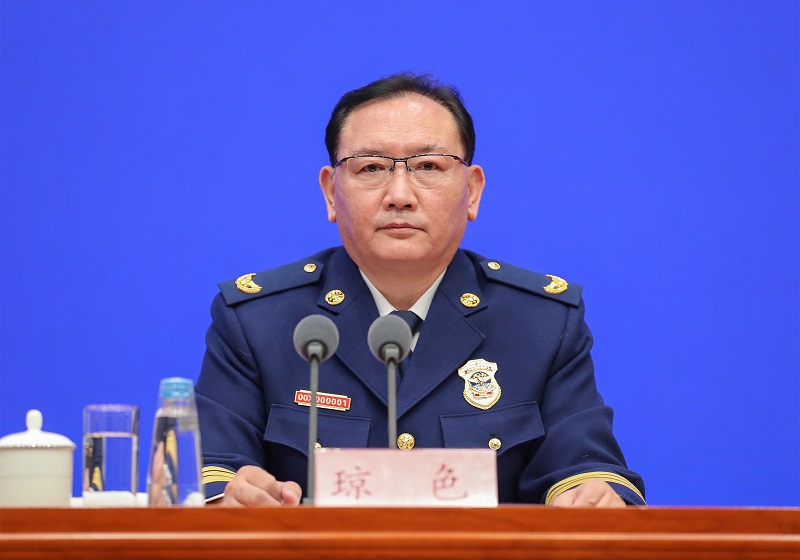 扦屄网应急部党组成员、消防救援局局长琼色出席新闻发布会